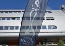 Altes Mädchen