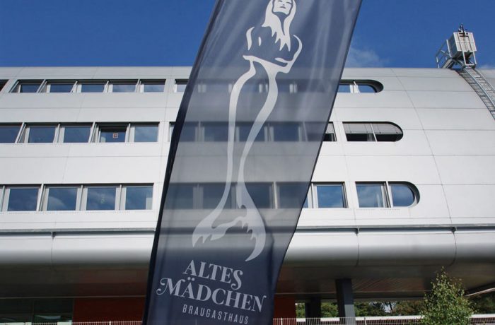 Altes Mädchen