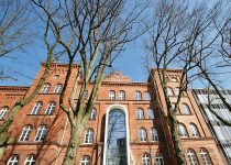 TUHH Hauptgebäude der technischen Universität Hamburg / Harburg